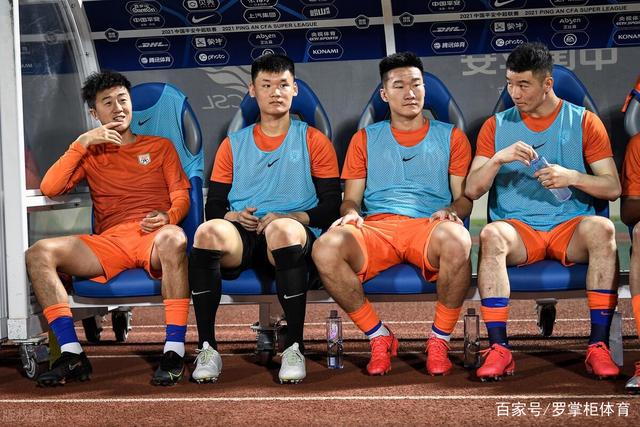 克罗地亚媒体：利瓦科维奇沦为巴萨第三门将，国家队成最大输家